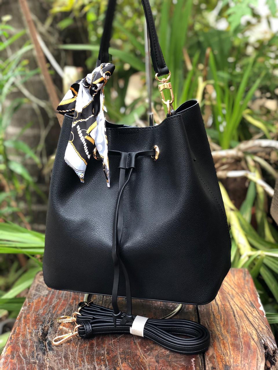 BOLSA BUCKET BELLA PAULLA