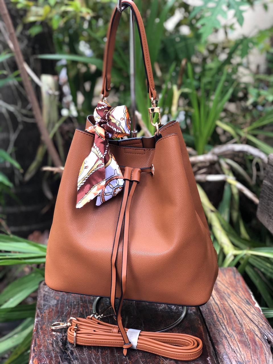 BOLSA BUCKET BELLA PAULLA