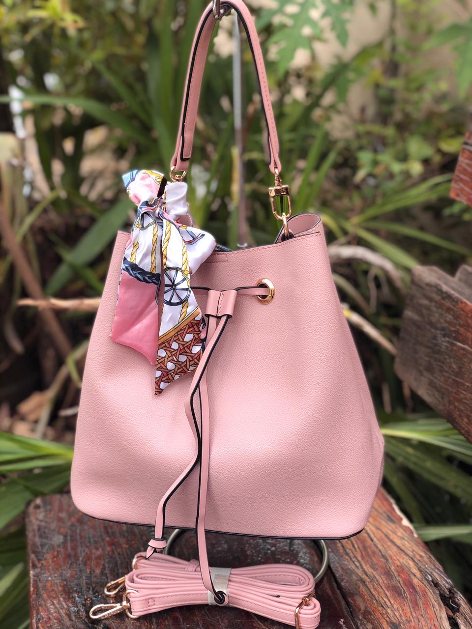 BOLSA BUCKET BELLA PAULLA